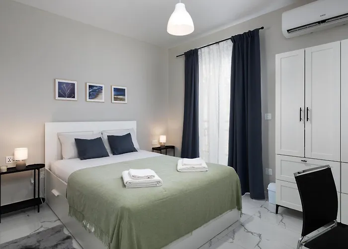 Modern 2br Cosy With Large Terrace - Close To Manoel Island & Tigne Shopping Mall *