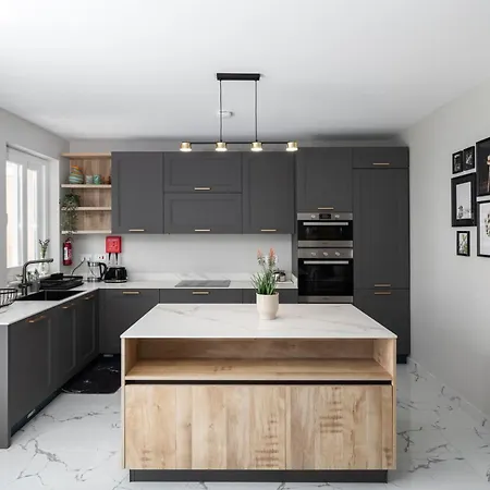 Modern 2br Cosy With Large Terrace - Close To Manoel Island & Tigne Shopping Mall Lägenhet