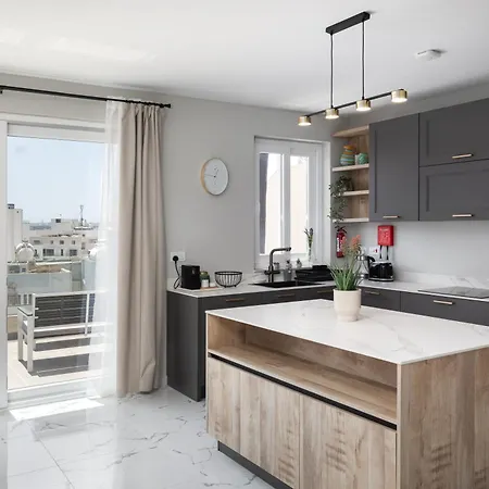 Lägenhet Modern 2br Cosy With Large Terrace - Close To Manoel Island & Tigne Shopping Mall