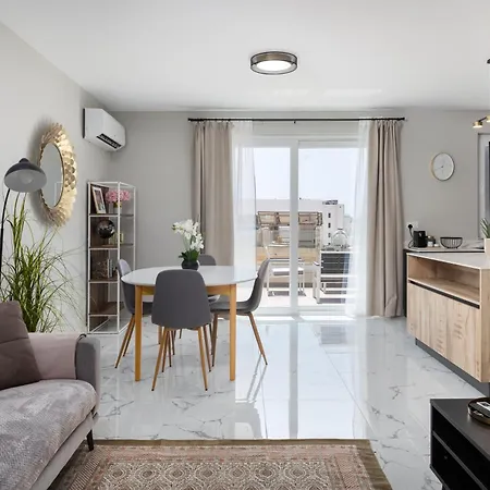 Apartment Modern 2br Cosy With Large Terrace - Close To Manoel Island & Tigne Shopping Mall