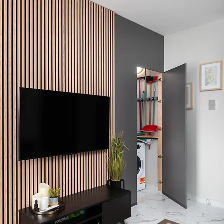 Modern 2br Cosy With Large Terrace - Close To Manoel Island & Tigne Shopping Mall アパート スリーマ