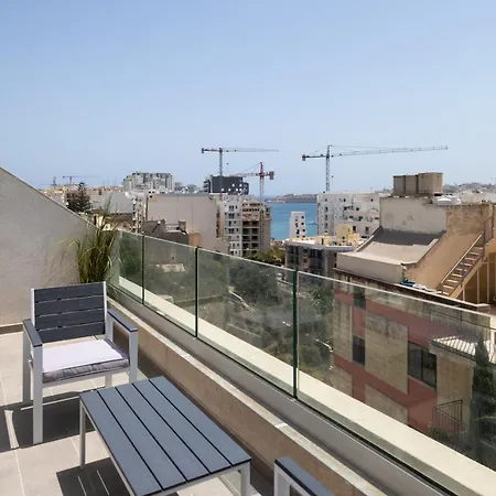 Modern 2br Cosy With Large Terrace - Close To Manoel Island & Tigne Shopping Mall スリーマ
